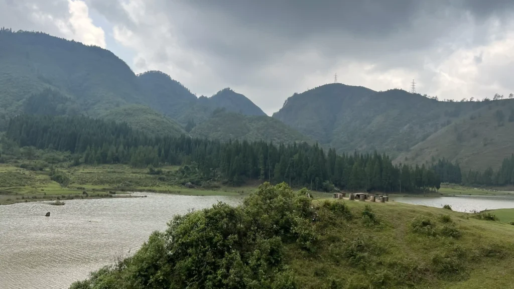 Wahniangleng surrounded by river & mountains